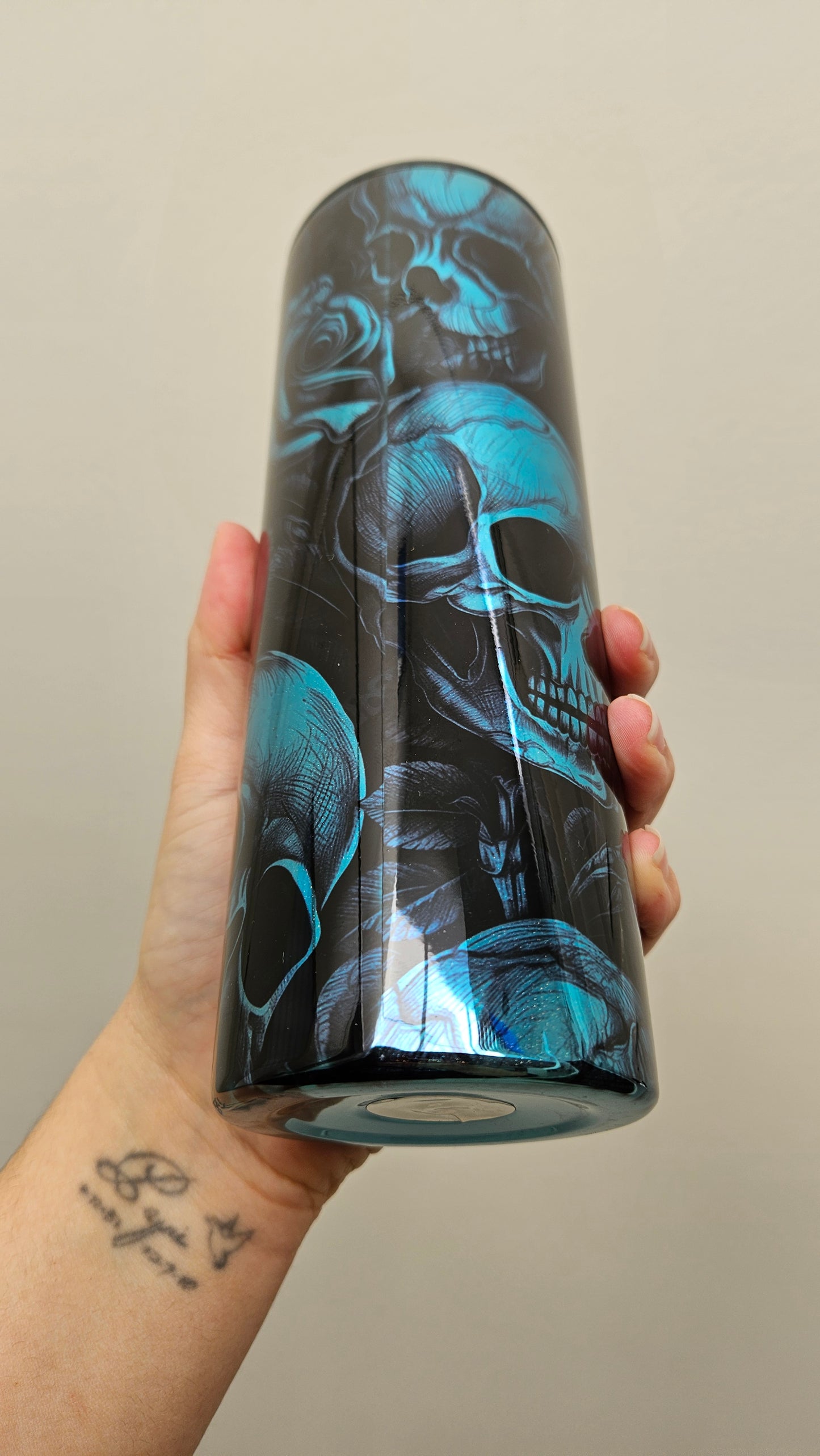 20oz Skull and Roses Tumbler Blue/Black